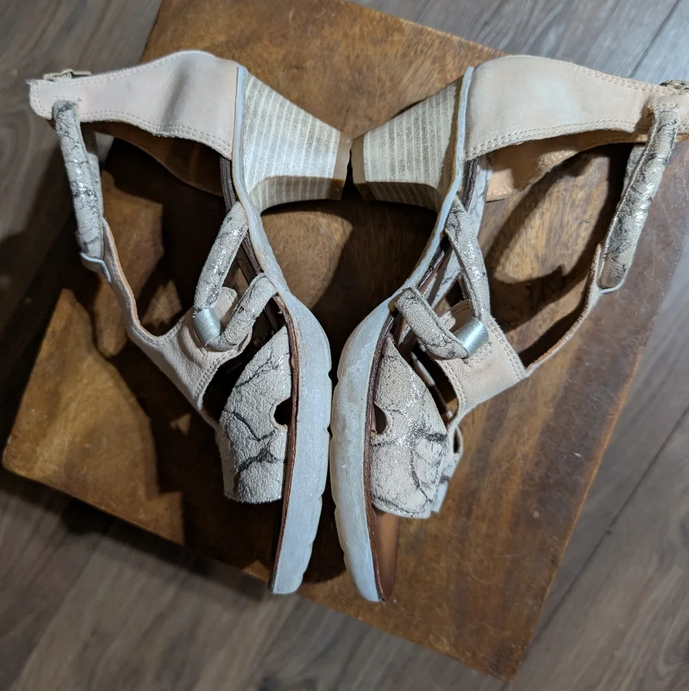 Mjus distressed heeled sandals - Picture 4 of 10